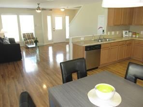 Building Photo - 504 Rolling Oak Dr