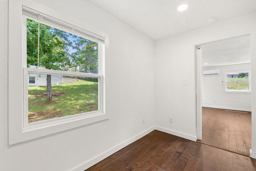 Building Photo - 4635 Harsch St