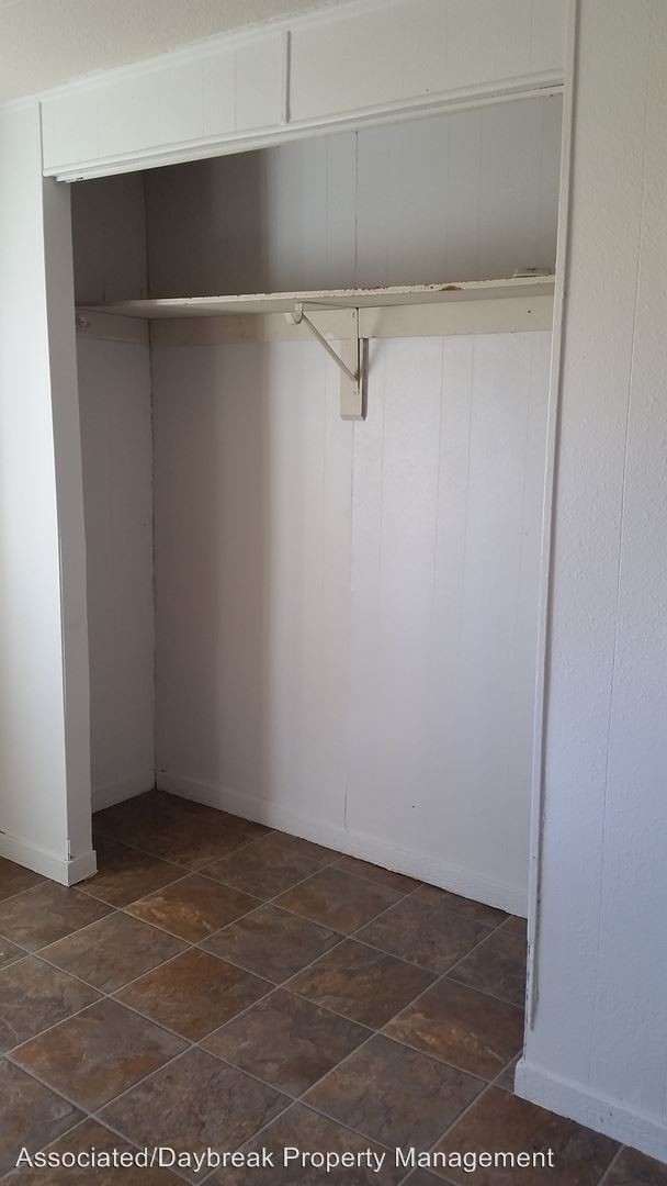 3 br, 1 bath House 14653 Tieton Dr 14653 Tieton Dr Yakima WA 98908