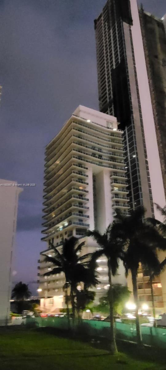 Building Photo - 471 NE 25th St