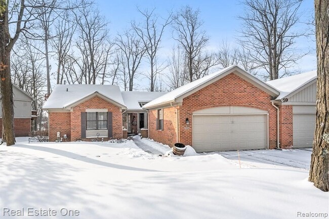 Building Photo - 7086 Danbrooke Ct