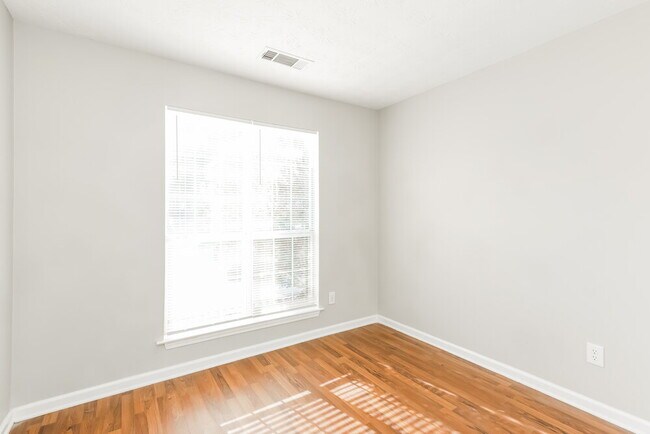 Building Photo - 35 N Greenfield Cir