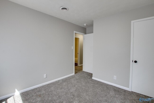 Building Photo - 629 Dawson Terrace NW