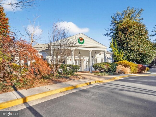 Building Photo - 7680 Tremayne Pl