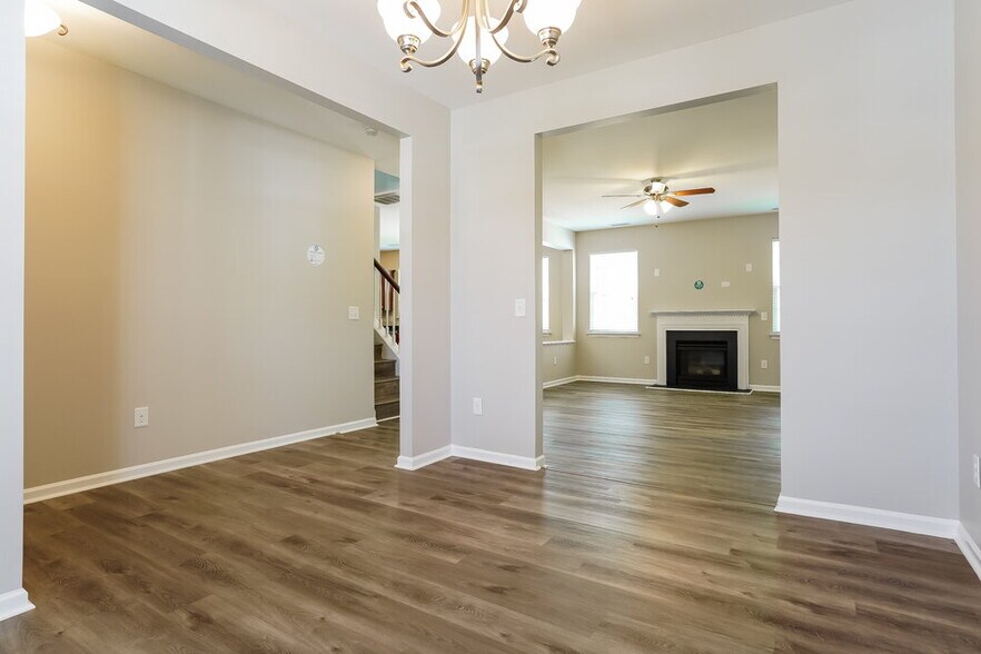 Building Photo - 1304 Cathedral Rock Ct