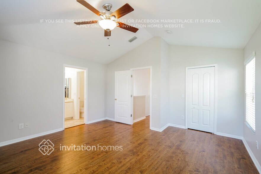 Building Photo - 5019 Bridgeway Ln