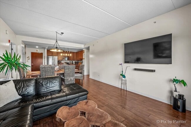 Building Photo - 125 Lakeview Dr