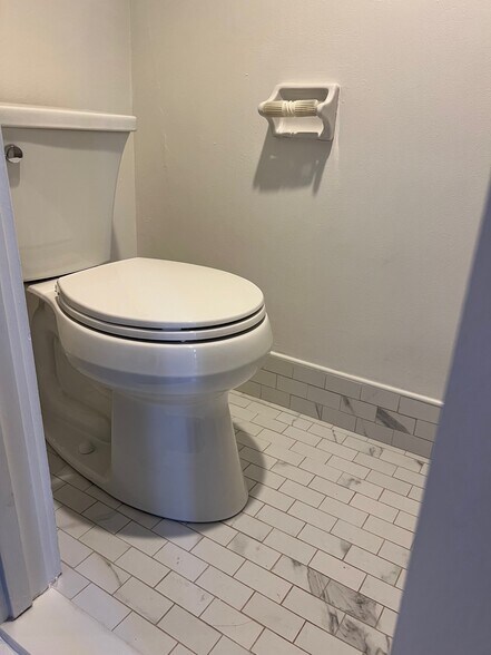 Half Bath - 85 Appleton St