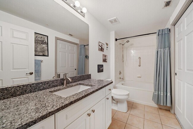 Building Photo - 3019 Alcazar Pl