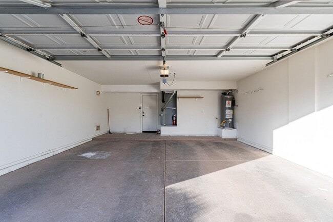 Building Photo - Stunning Tempe Home with Private Pool