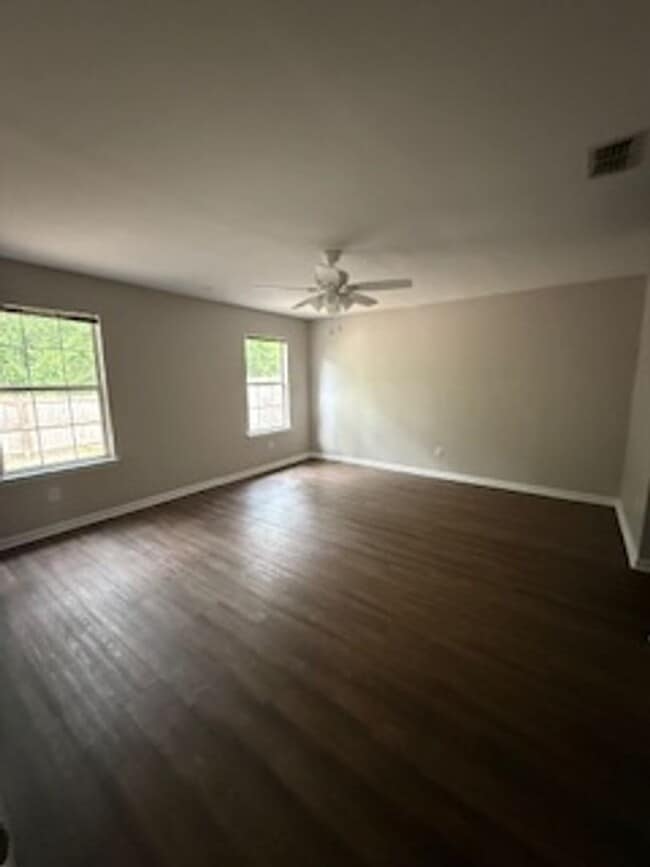 Building Photo - Killearn Lakes Available NOW