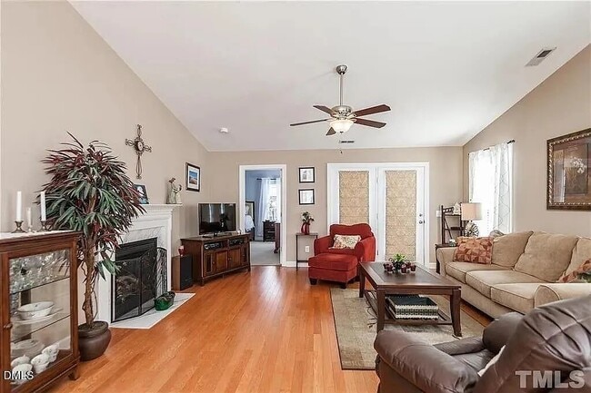 Building Photo - 113 Kudrow Ln