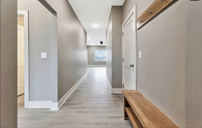 Building Photo - 4546 S Doris Ct