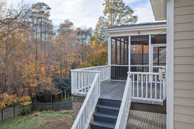 Building Photo - 4 Bed | 2.5 Bath House with Garage