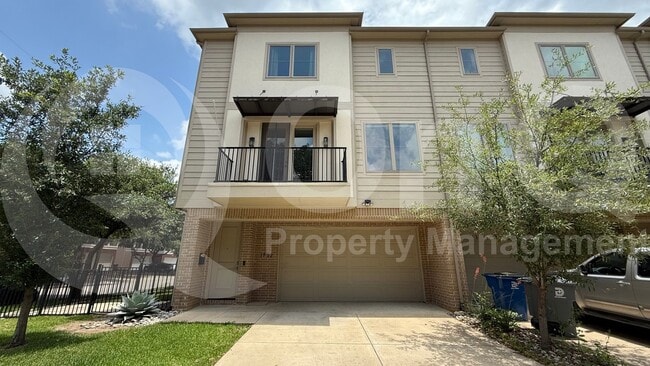 Primary Photo - 1732 Mary St