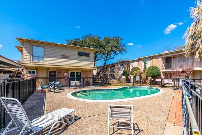 Building Photo - 8110 Albacore Dr