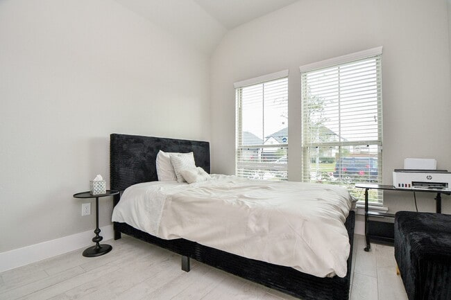 Building Photo - 3430 Majestic Pne Ln