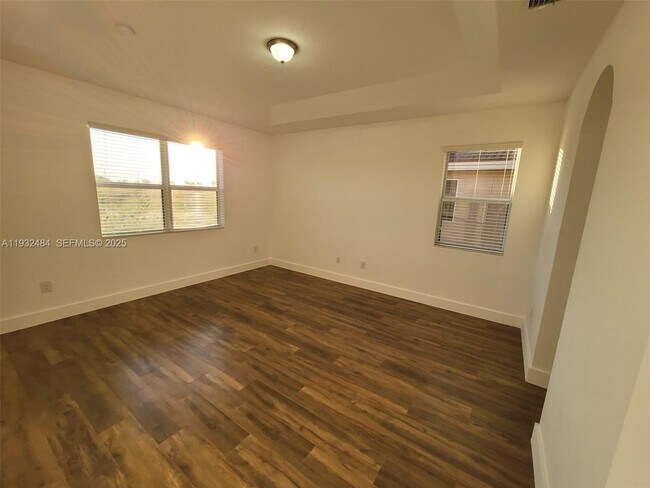 Building Photo - 156 SE 21st Terrace