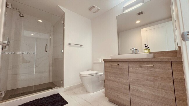 Building Photo - 400 Sunny Isles Blvd