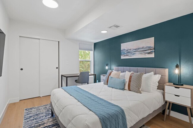 Building Photo - 4637 N 8th Pl