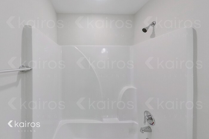 Building Photo - 782 Heather Dr