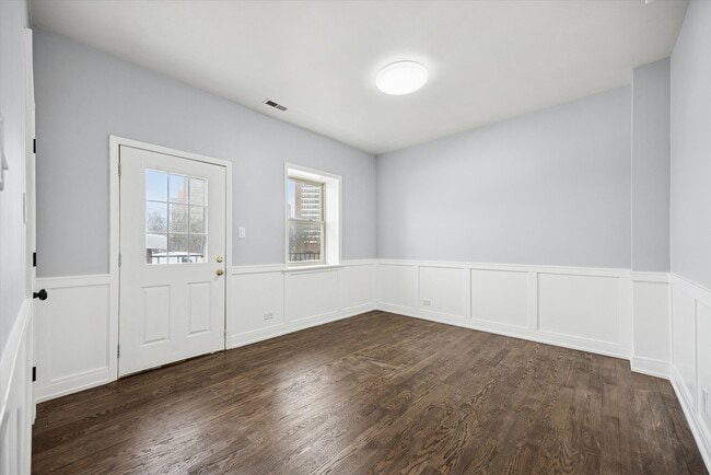 Building Photo - 4212 S King Dr