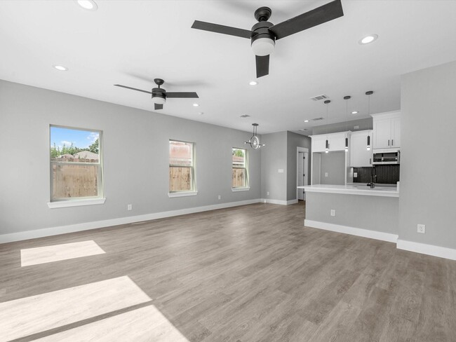 Building Photo - 8010 Easter St