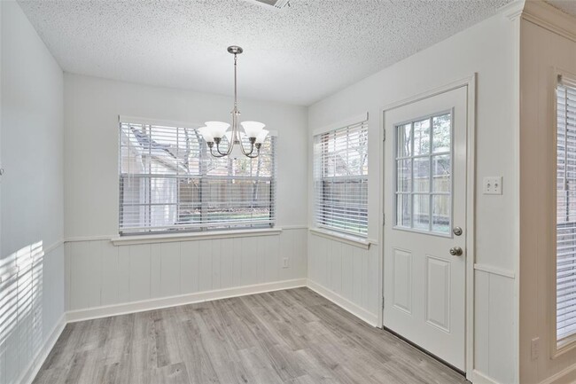 Building Photo - 715 Baltic Ln