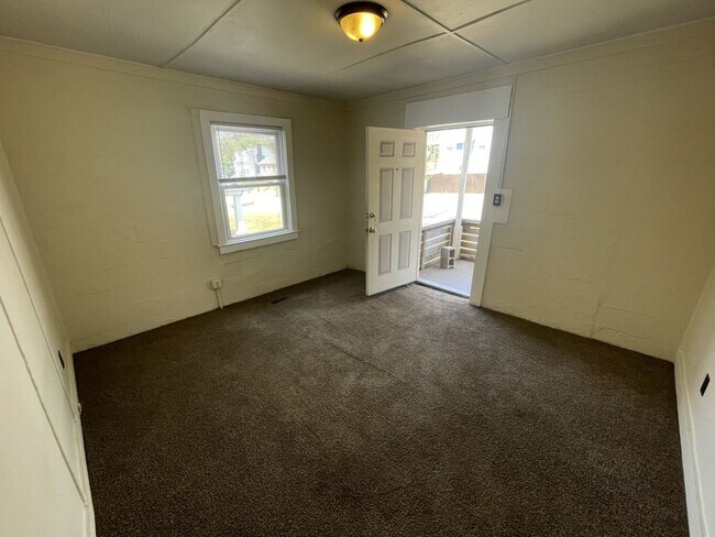 Building Photo - 1 Bedroom 1 Bathroom