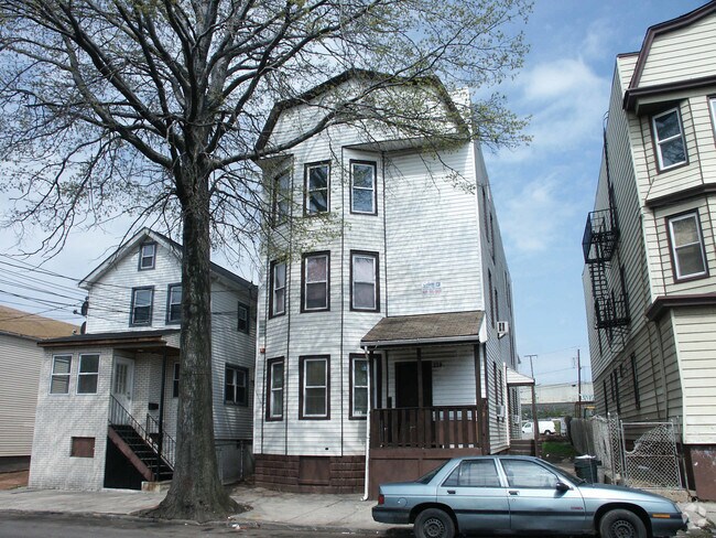 Building Photo - 219 Delaware St