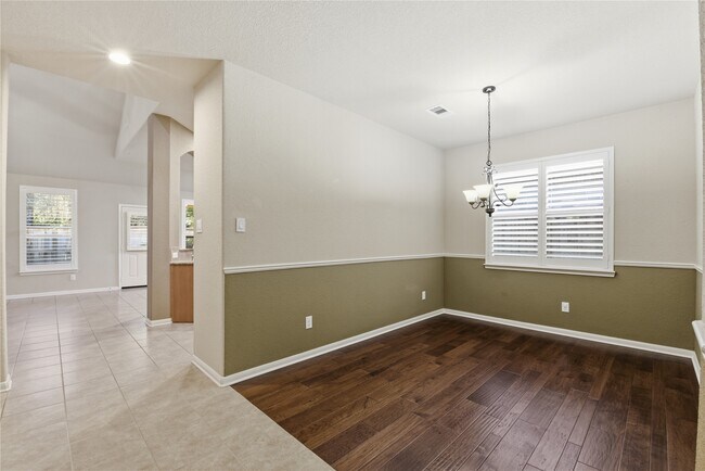 Building Photo - 114 Forest Elk Pl