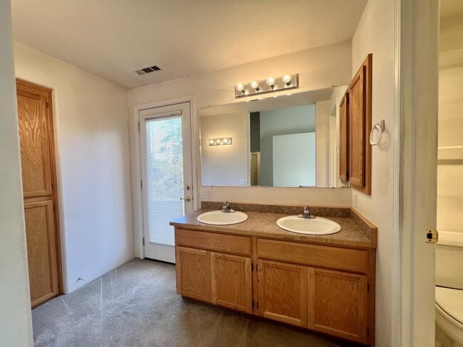Building Photo - 112 Wagon Wheel Dr
