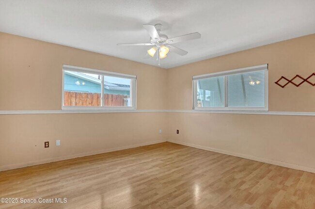 Building Photo - 1560 Salmon St