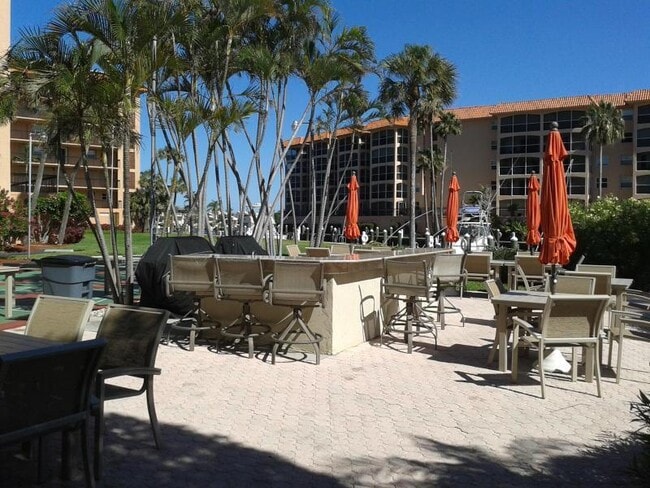 Building Photo - 2871 N Ocean Blvd