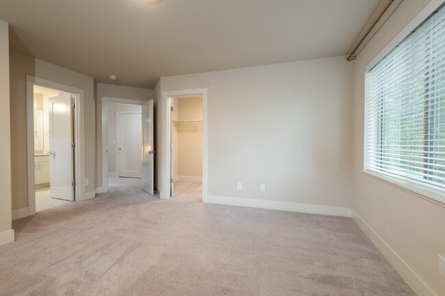 Building Photo - 4077 233rd Pl SE