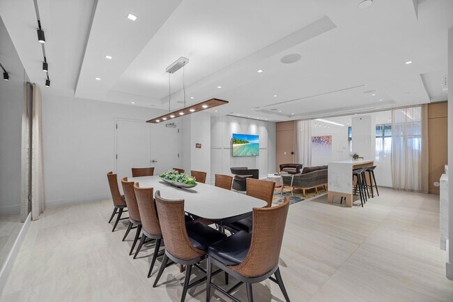 Building Photo - 305 Briny Ave