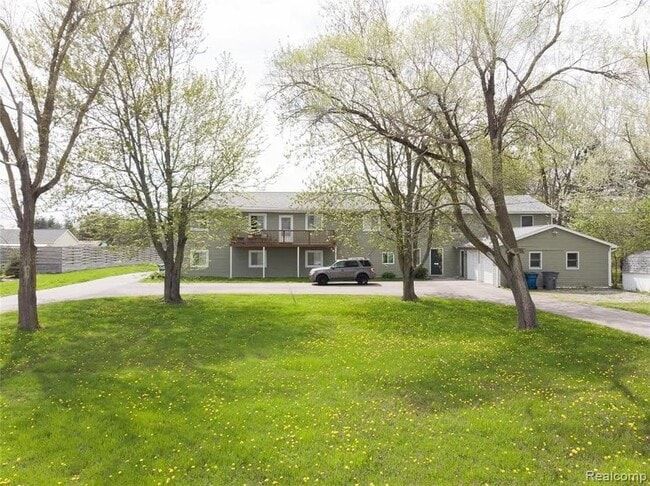 Building Photo - 9492 Linden Rd