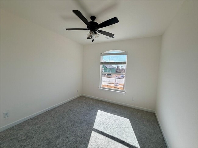 Building Photo - 1906 Farmer St