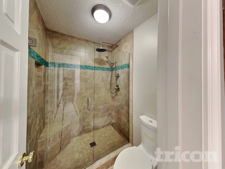 Building Photo - 2855 Dellinger Dr