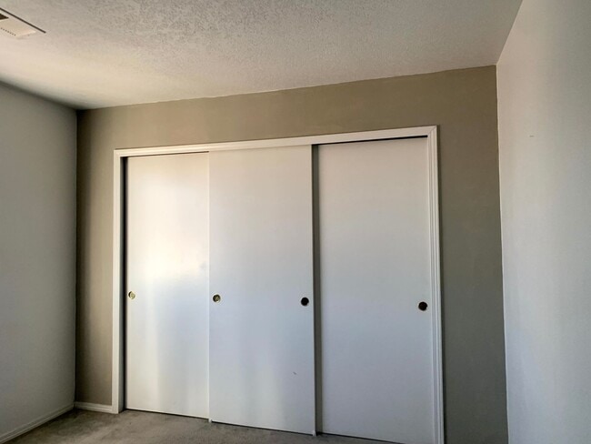 Building Photo - Quite and Quaint Rio Rancho Rental