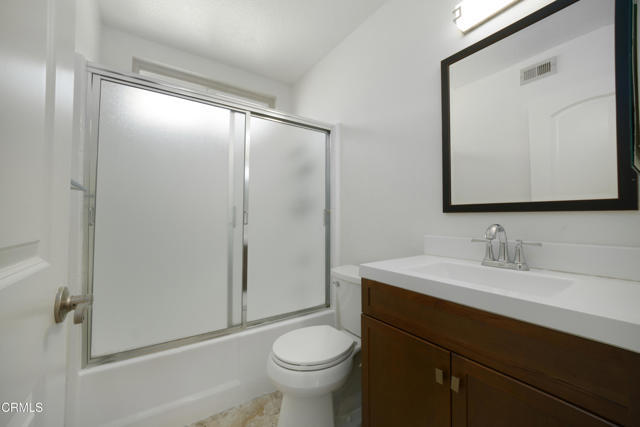 Building Photo - 614 Gilbert St