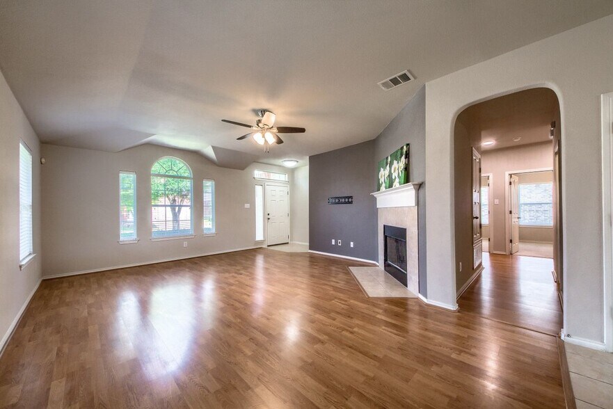 Building Photo - 25614 Texas Ash