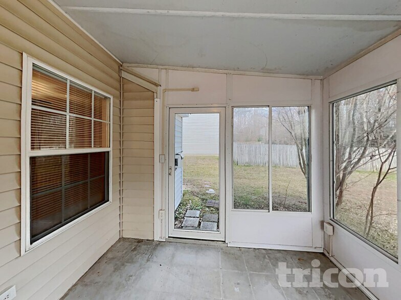 Building Photo - 3673 Watkins Ridge Ct