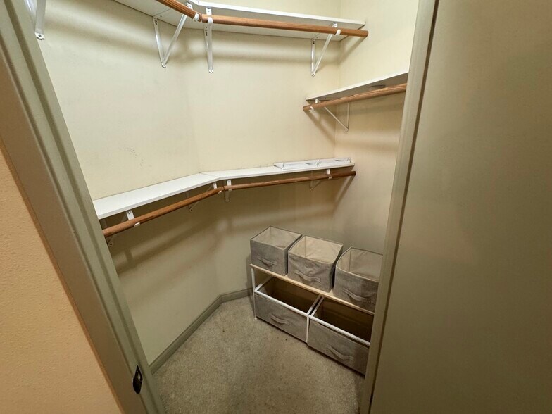 Building Photo - 488 E Ocean Blvd