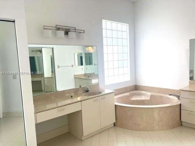 Building Photo - 1561 NW 159th Ave