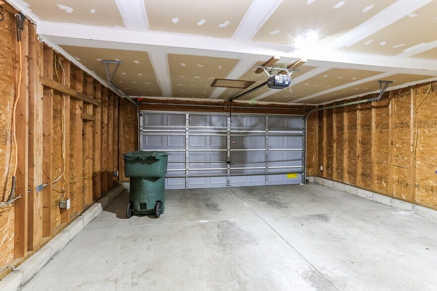 Building Photo - 6862 Spring Bloom Dr