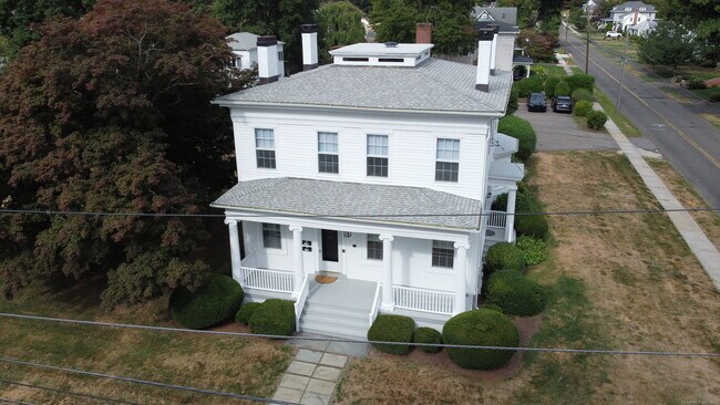 Building Photo - 130 W River St