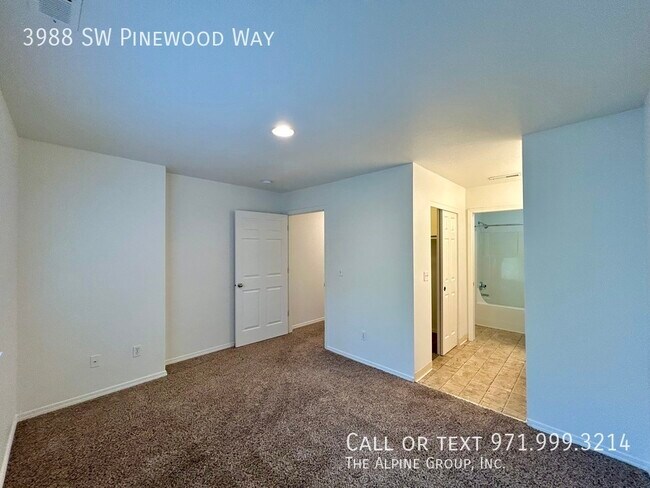 Building Photo - 3988 SW Pinewood Way
