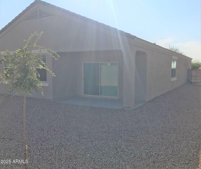 Building Photo - 17923 N Pietra Rd