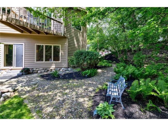 Building Photo - 9378 Olympia Dr